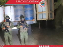 Ejército decomisó un camión con 1500 galones de combustible robado en El Triunfo